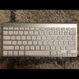 Apple wireless keyboard
